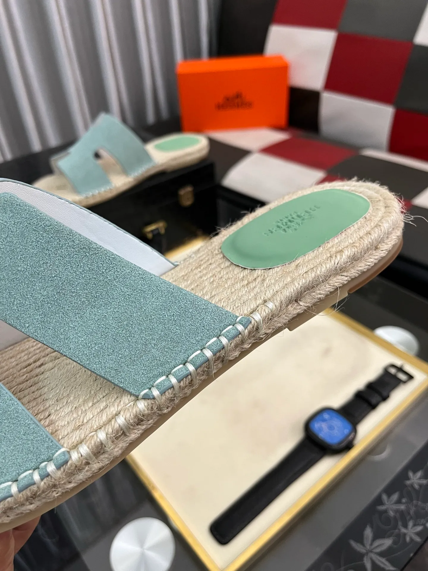 Men's shoes 💰320⌚️⌚️《HERMES》Hermès 💁♂️Men's casual slippers, quality comparison at counters🧚🏿♂️ The first layer of the upper is imported high mercerized matte, purely hand-drawn, raw rubber breathable and non-slip outsole, the lining is breathable and comfortable lambskin, the density is 100% comfortable, the original rubber outsole is wear-resistant and has a code number of 38-44. Can be customized 45-46-47